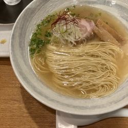 かつらの拉麺　880円