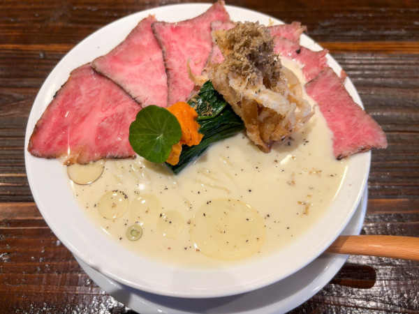 「雲丹と和牛のトリュフ削る冷たいトウモロコシのらぁ麺」@MENSHO Districtの写真
