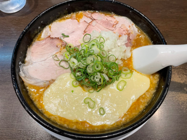 「チーズカレーラーメン　￥１１８０」@来来亭 大府店の写真