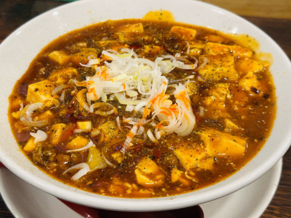 「マーボー麵 刀削麺 930円」@元祖打卤麺 香辣居 8号店の写真