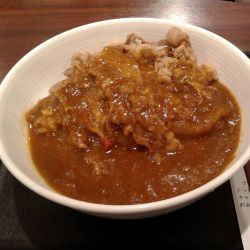 牛魯珈カレー(729円)