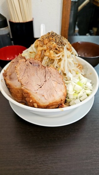 「汁なし（豚2枚）生卵」@ラーメンたかしの写真