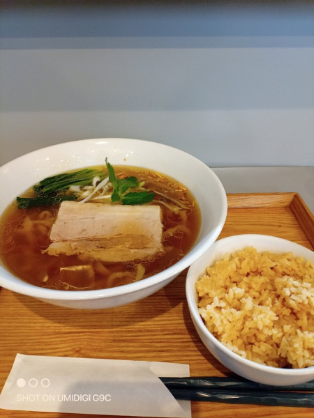 「白醤油らーめん（太縮れ麺）」@あはれの写真