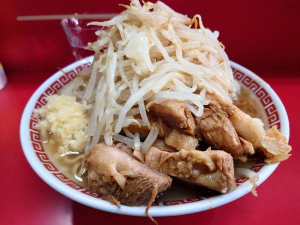 「大豚  野菜  ニンニク  カラメ」@ラーメン二郎 三田本店の写真