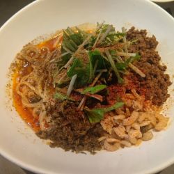 汁なし担々麺　小ライス