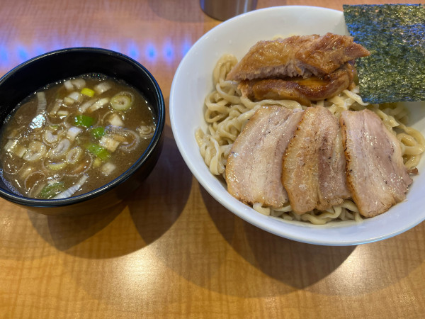 「ふわトロ肉特上煮干つけ麺中盛250g」@九段 井さいの写真