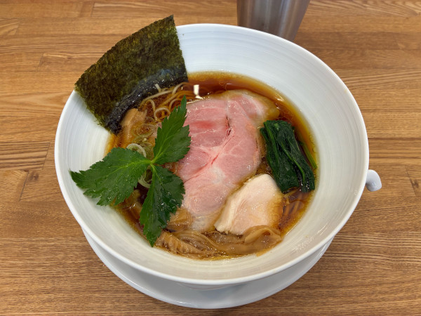 「醤油そば 1050円」@中華そば きなりの写真