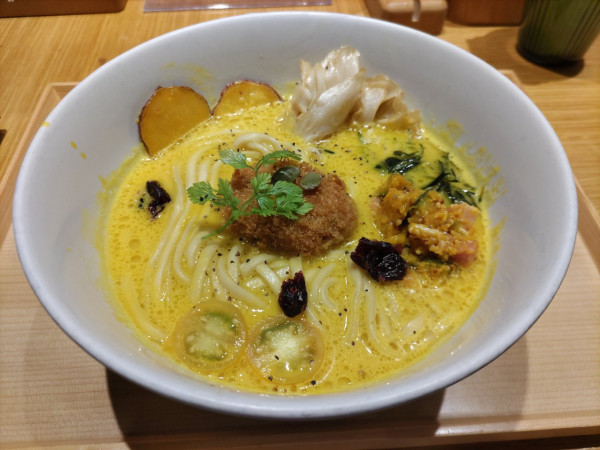 「限定・カボチャたっぷりの贅沢パンプキンラーメン」@ソラノイロ ARTISAN NOODLESの写真