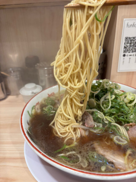 「特製ラーメン　九条ネギ増し（1330）」@本家 第一旭 新宿店の写真