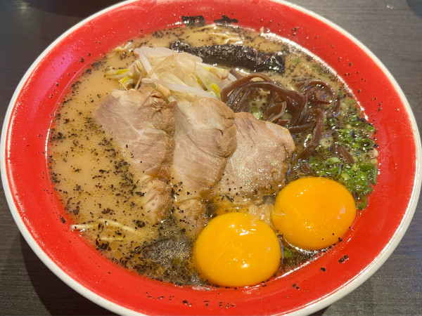 「玉子入ラーメン 麺カタメ」@黒亭 本店の写真