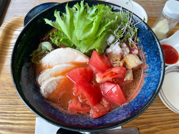 「トマトラーメン」@GREEN GRILL KISETSUの写真
