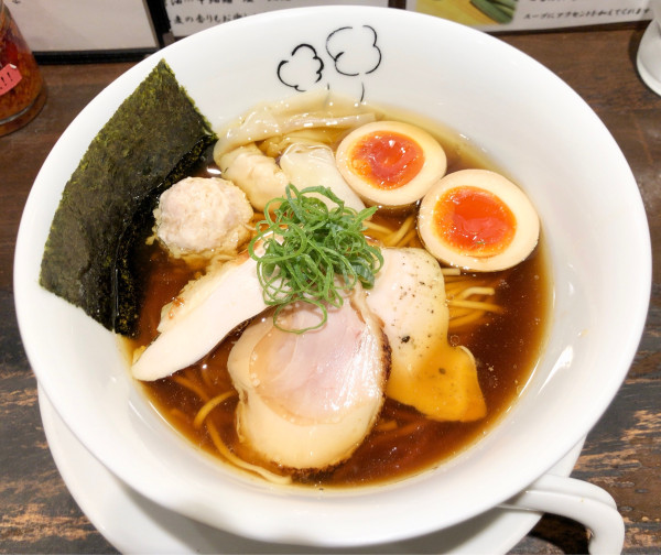 「特製鶏の醤油らーめん 1500円」@鶏喰~TRICK~の写真