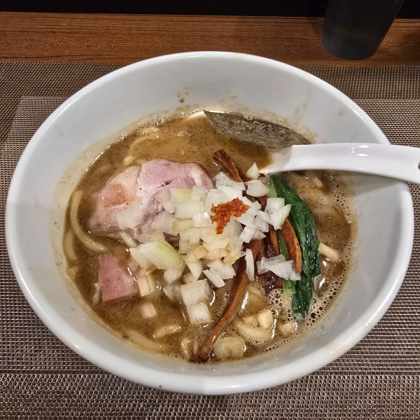 「濃厚豚骨魚介らーめん」@麺処 はら田の写真