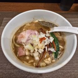 濃厚豚骨魚介らーめん