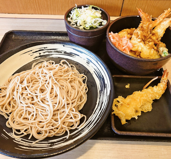 「得ランチ　ミニ海老天丼(冷)＋海老天」@ゆで太郎 柏の葉キャンパス店の写真