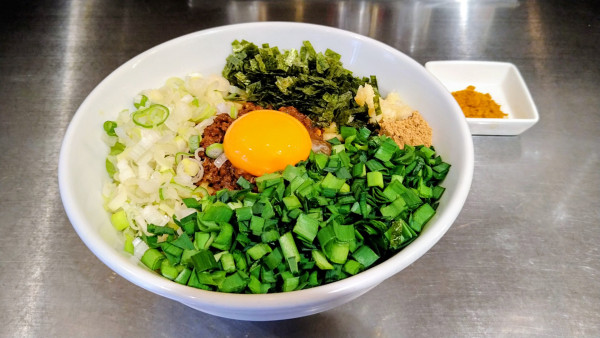 「台湾まぜそば(麺300g・追い飯付)+カレー粉・ニラ」@油そば BROOKLYN NYの写真