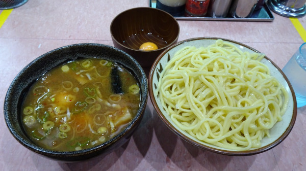 「もりそば並（950円）＋味玉：半熟（100円）＋生玉子」@所沢大勝軒の写真