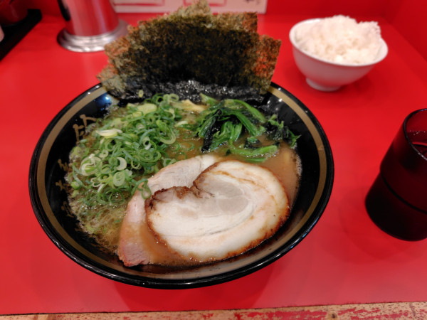「特製ラーメン(並)¥1050」@横濱家系ラーメン 鈴木家の写真