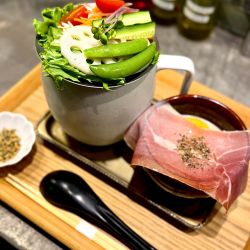 夏野菜と胡麻風味のバーニャカウダつけ