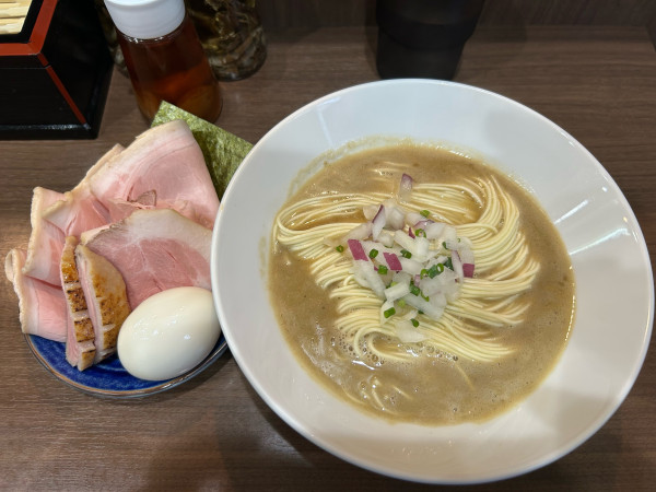 「特製濃厚煮干しそば+和え玉」@Noodle&Spice curry 今日の1番の写真