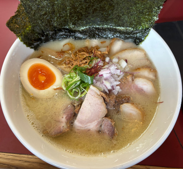 「特製鶏白湯ラーメン+チャーシュー+海苔」@らぁ麺 松しんの写真