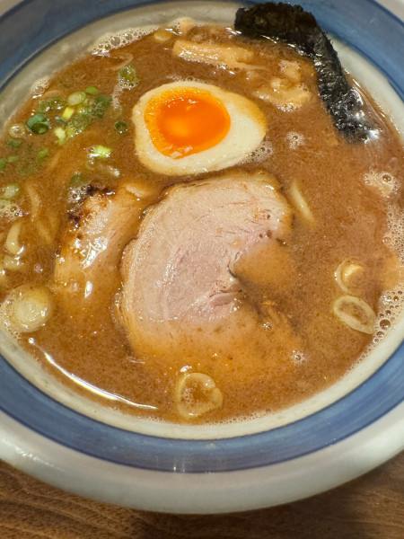 「中華そば1050円魚介多め」@中華そば 麦家の写真