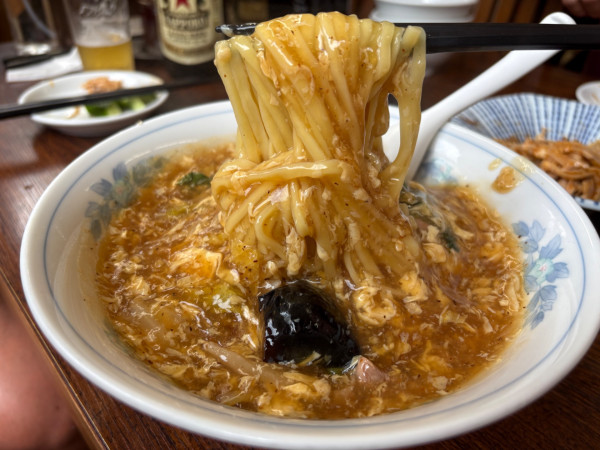 「特製ターロー麺990円+焼ギョーザ(6個)580円 他」@新珍味の写真