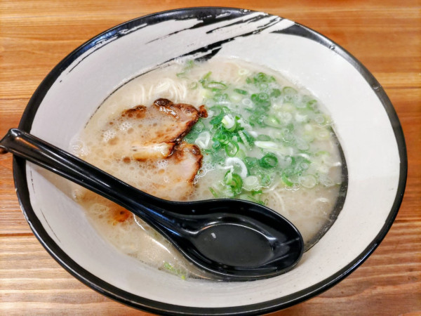 「らーめん 780円」@博多らーめん・ちゃんぽん ひるとよるの写真