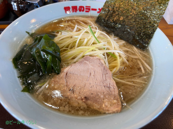 「松雪セットＢ(1350円　ネギラーメン醤油、きざみチャーシュー丼」@世界のラーメンショップ 松雪の写真