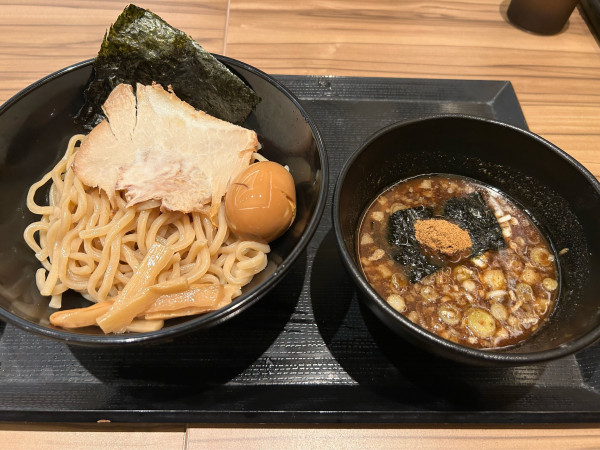 「極め濃厚つけ麺・味玉」@やまがた心心  イオンモール佐野新都市店の写真