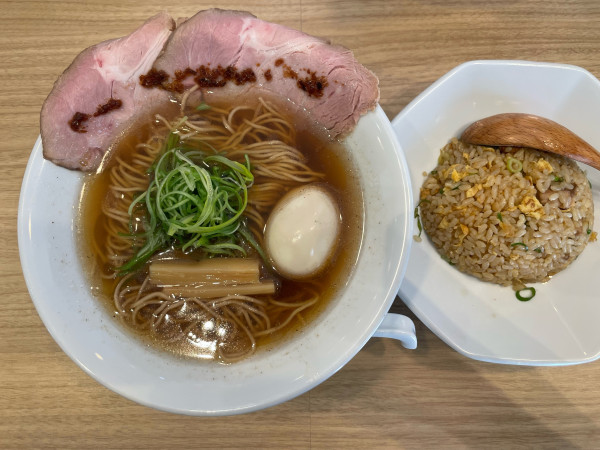 「中華そば味玉トッピング半チャーハンセット」@中華そば 麓 Fumotoの写真