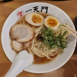 半熟煮玉子ラーメン(920円)+替玉(150円)