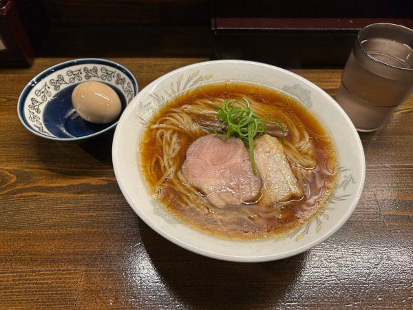 「鶏しょうゆラーメン」@麺や一芯の写真