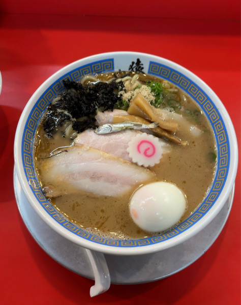 「潮豚骨チャーシューメンUMI＋くずれ玉子（1300円）」@猿でもわかるわの写真