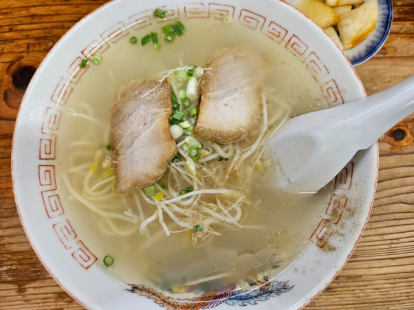「ラーメン小」@味の憲ちゃん 鴨女店の写真