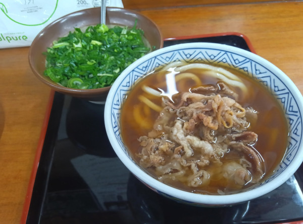 「肉うどん」@どんどん 土原店の写真