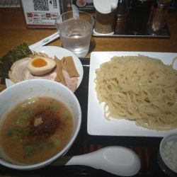 濃厚豚骨魚介つけ麺・肉盛り