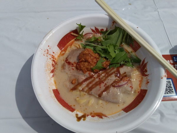 「（鯛担麺専門店抱きしめ鯛）鯛×フレンチ担々麺」@メ～テレラ～メンフェス with SUSURU TV. supported by サントリーからだを想うオールフリーの写真