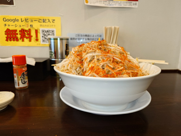 「ラーメン大盛り　野菜更にマシマシ150円」@麺匠 やま虎の写真