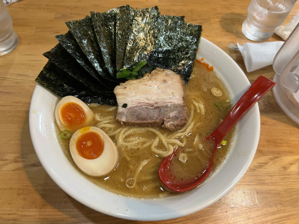 「のりラーメン大盛and煮卵トッピング　お好み全て普通」@大桜 上永谷店の写真