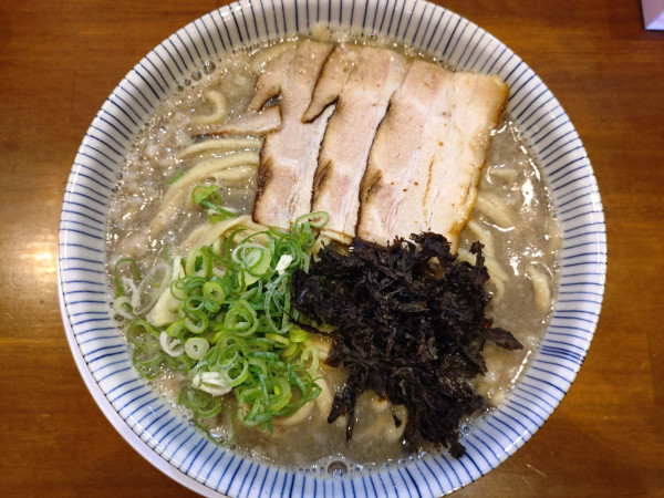 「ごわ麺（超スープ）＋大盛」@ごわ麺 一ノ里の写真