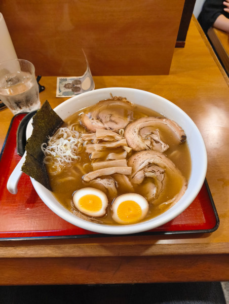 「中華麺中盛+チャーシュー+味玉　1250円」@めん 和正の写真