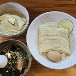 鰹昆布出汁醤油つけそば（大盛）