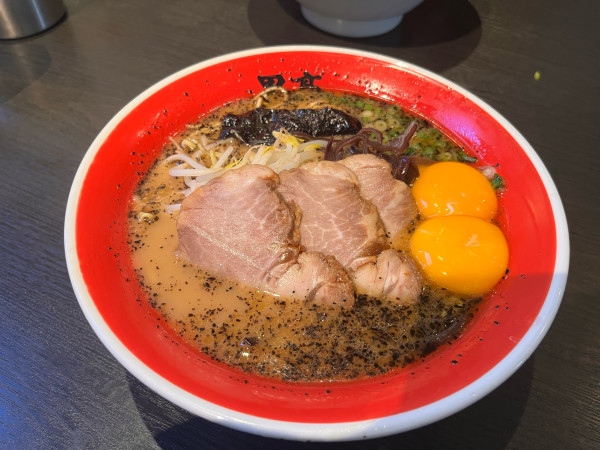 「玉子入ラーメン」@黒亭 本店の写真