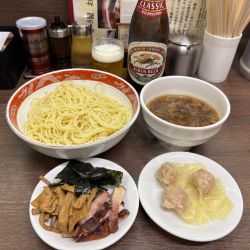 ワンタンつけそば(並盛)