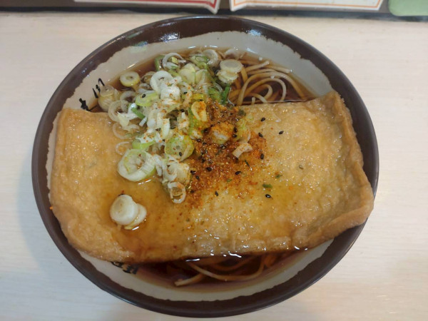 「きつねそば」@駅そば榑木川 茅野駅店の写真