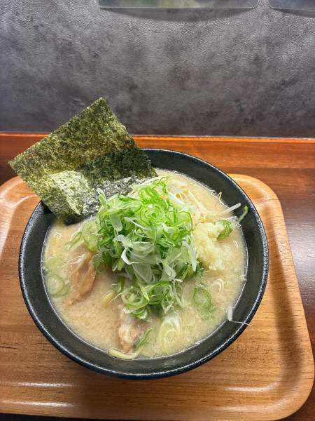 「背脂ニンニク➕ネギ」@麺処 福吉 西所沢店の写真