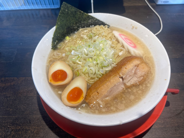 「中華そば こってり」@麺と飯 トンじろの写真