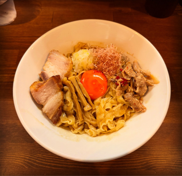 「ワシワシ肉油そば(自家製麺変更)」@自家製麺 ラカンの写真