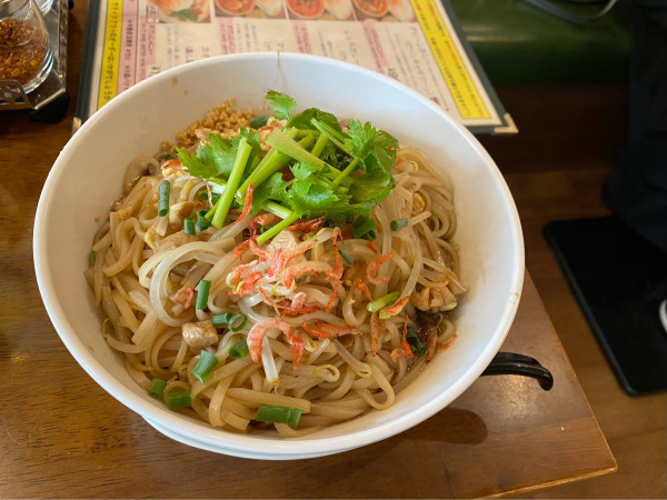 「汁なしタイラーメン（グイッティオヘーン）大盛1,190円」@タイ料理トムヤムくんの写真